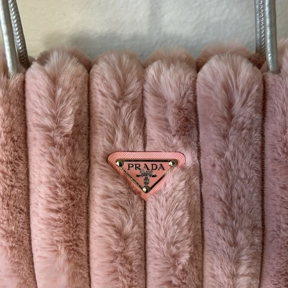 PRADA VIP GWP BAG - Picture 6 of 6